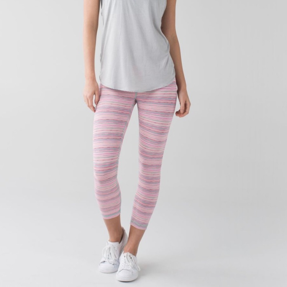 Lululemon Wunder Under Crop III *Luxtreme - Picture 4 of 8